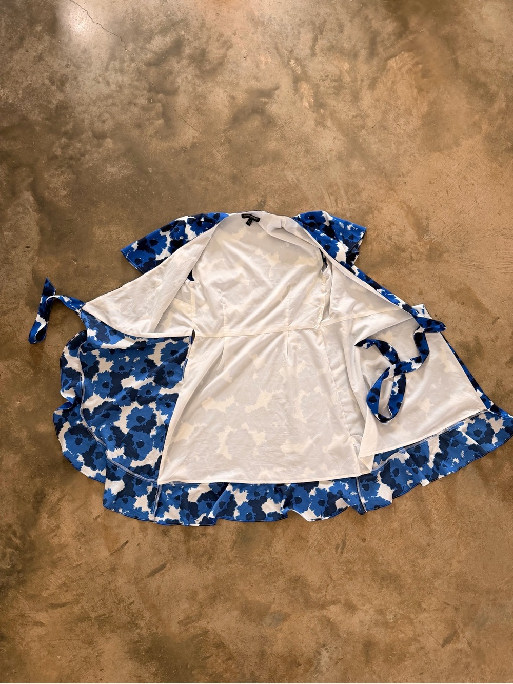 Banana Republic Blue Floral Faux Wrap Ruffle Dress Size 2 - Picture 8 of 9